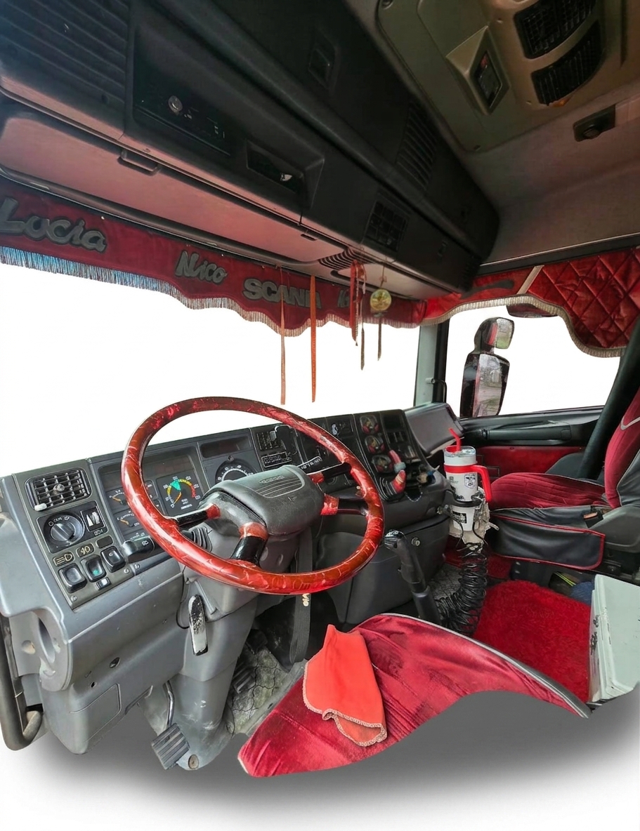 Scania 114 T330 330HP Tractor 4x2 2005 - frame 1