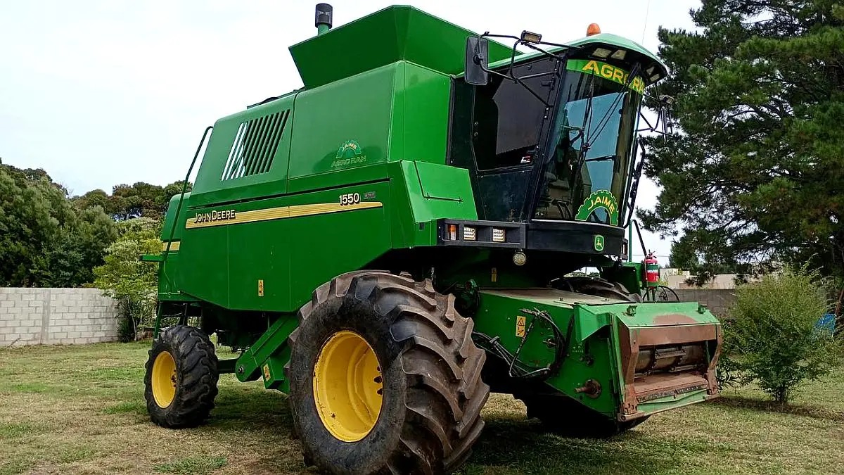 John Deere 1550