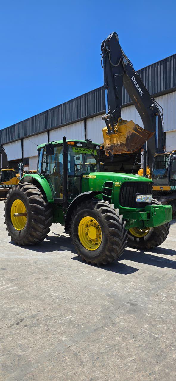 John Deere 6150J