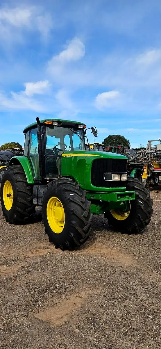 John Deere 7515