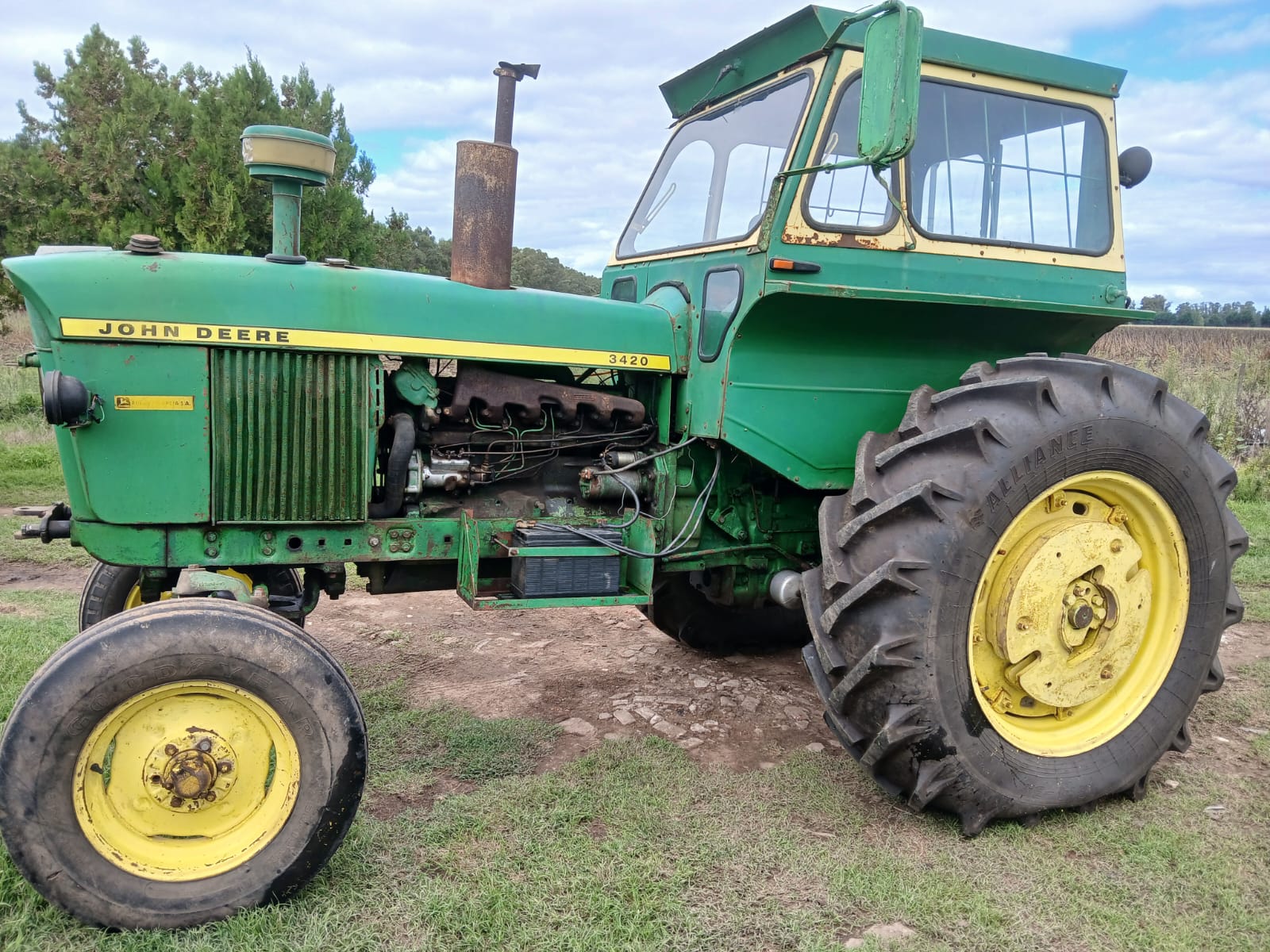 John Deere 3420