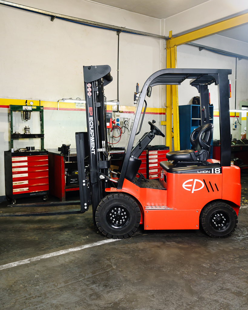 Autoelevador 1.8tn EP