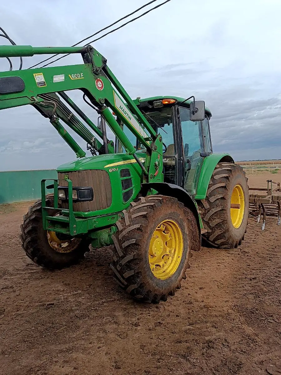 John Deere 6110j 