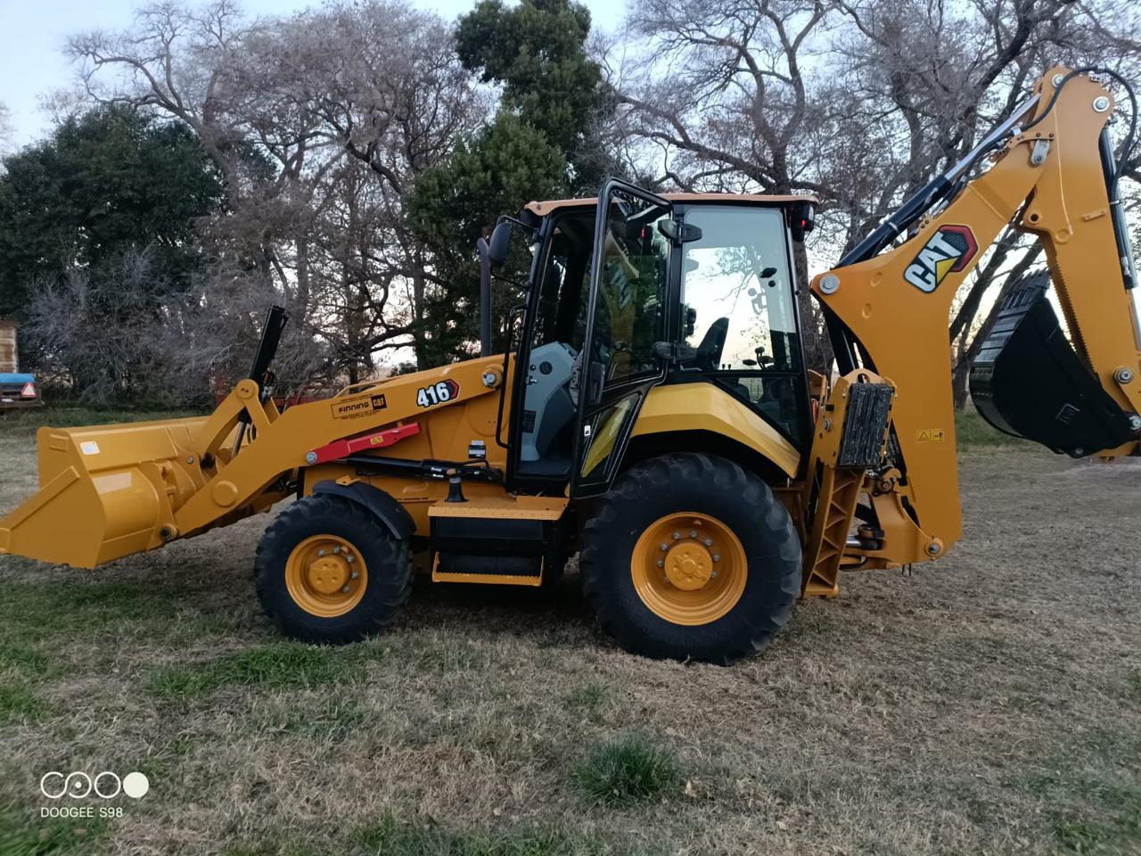 retroexcavadora Caterpillar 416 4x4 