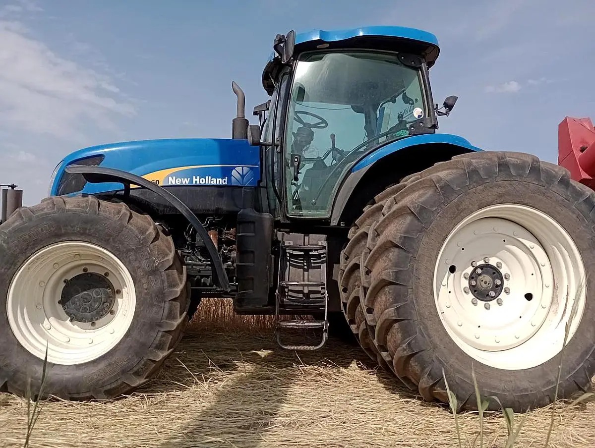 New Holland T7060