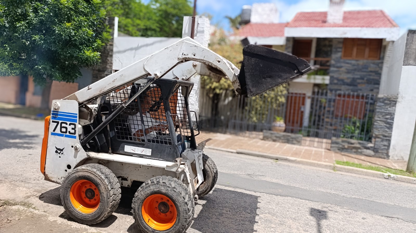 Bobcat 763 kubota v2203