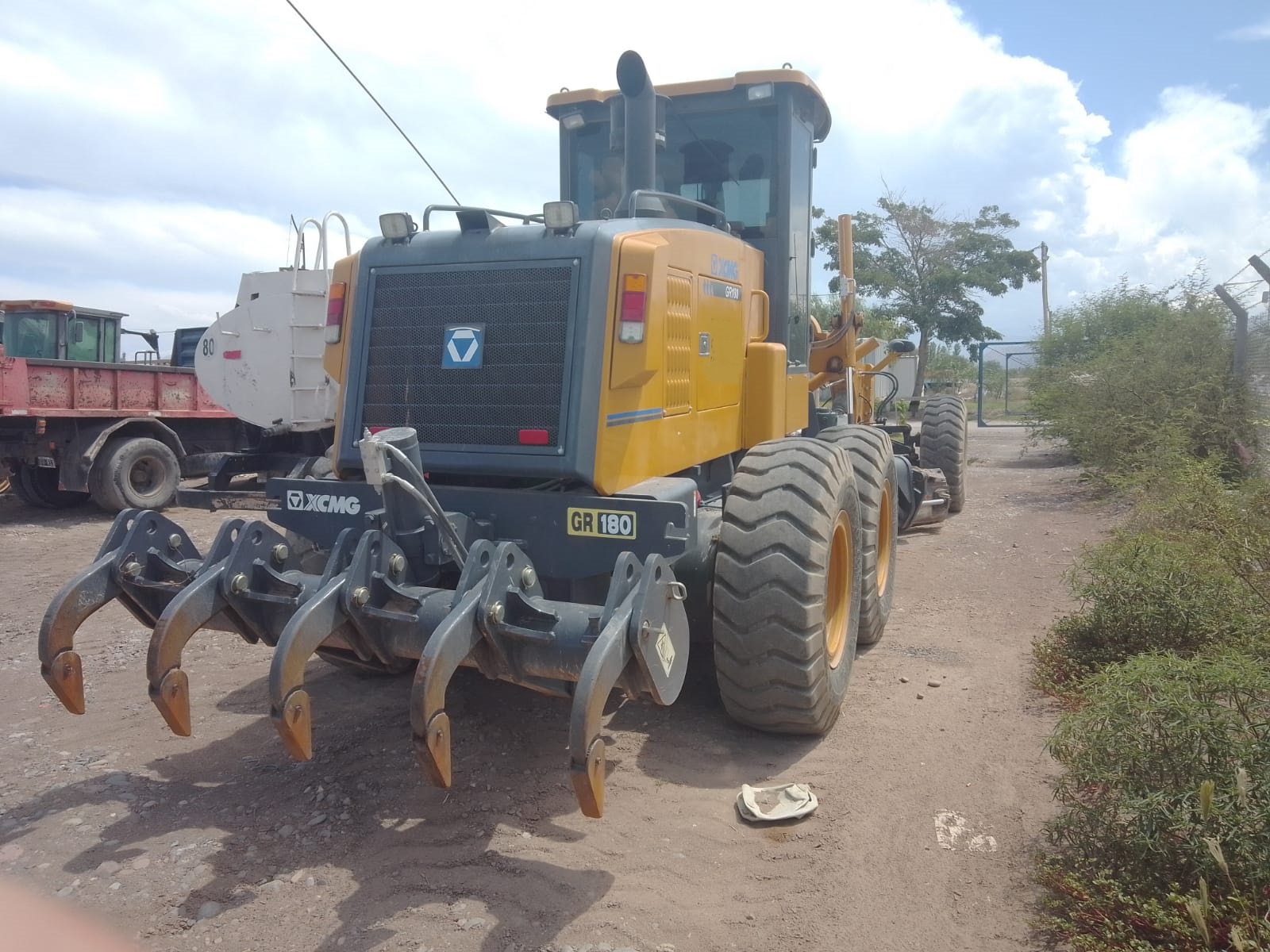 Motoniveladora XCMG GR180