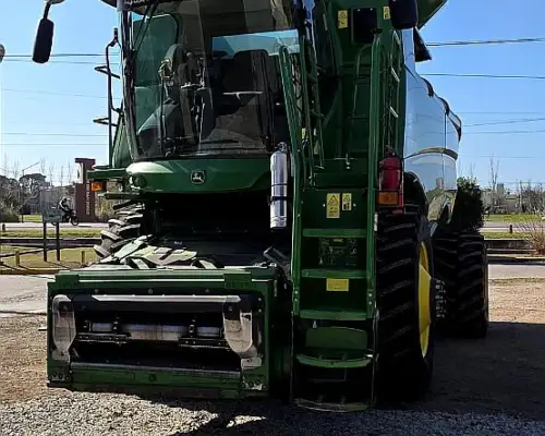 John Deere S670