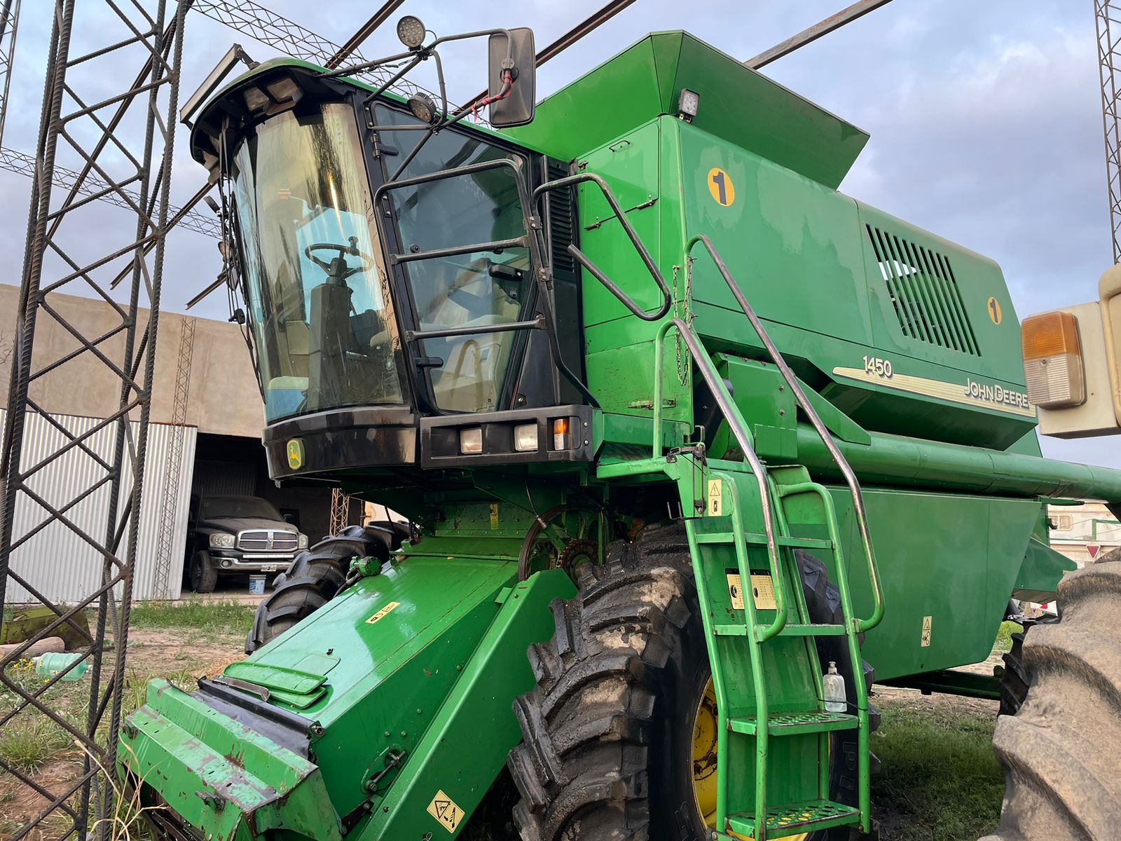 John Deere 6068