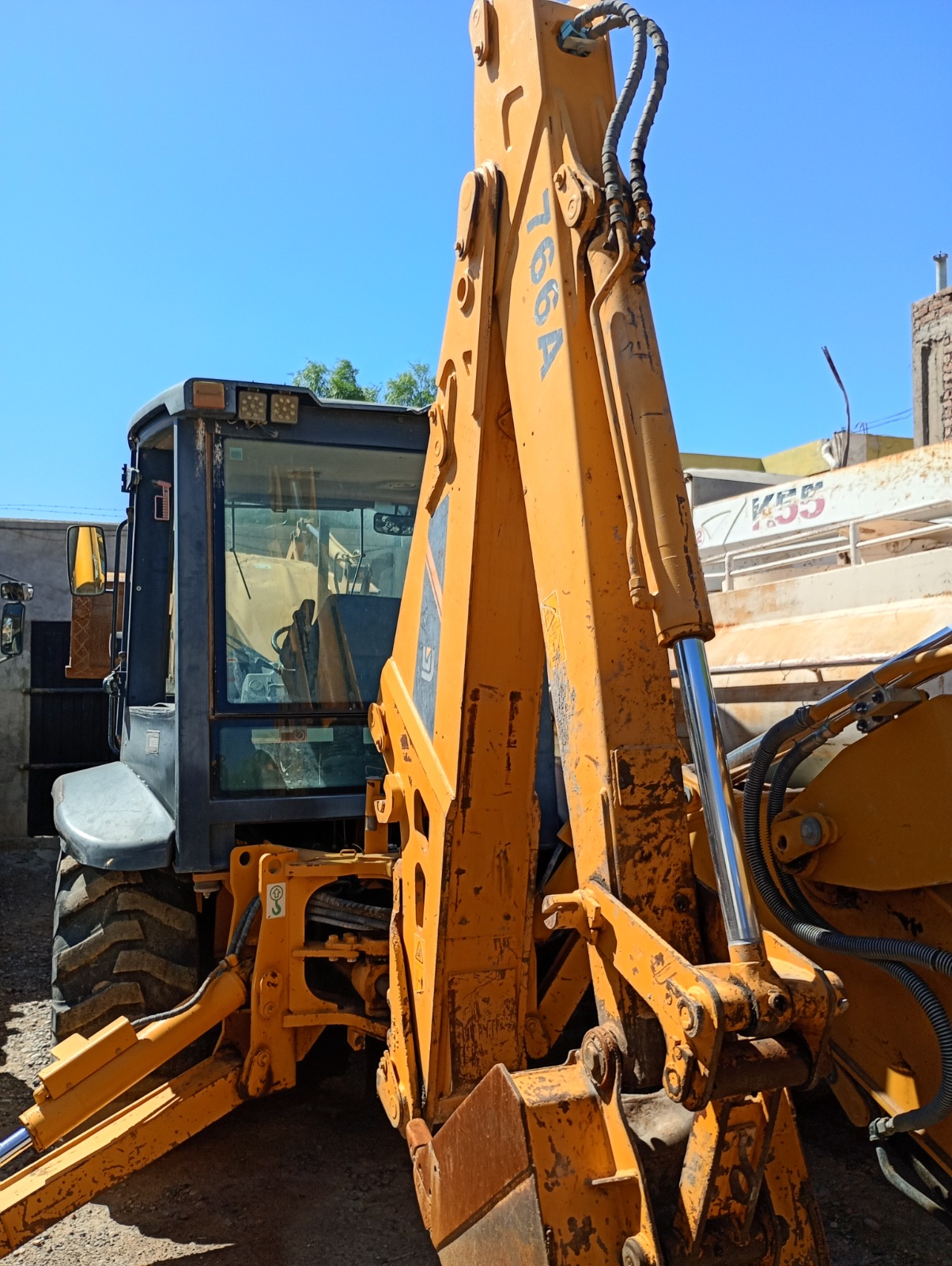 Cargadora Retroexcavadora LiuGong CLG766A